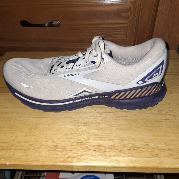 Men\'s Brooks Adrenaline GTS 23 Gray Running Shoes - . EUC main image 9